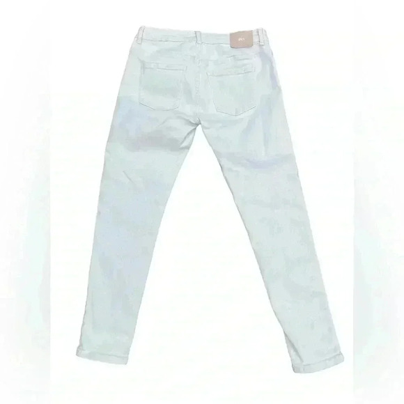 Zara Denim - ZARA cream speckled straight jeans in size 8.